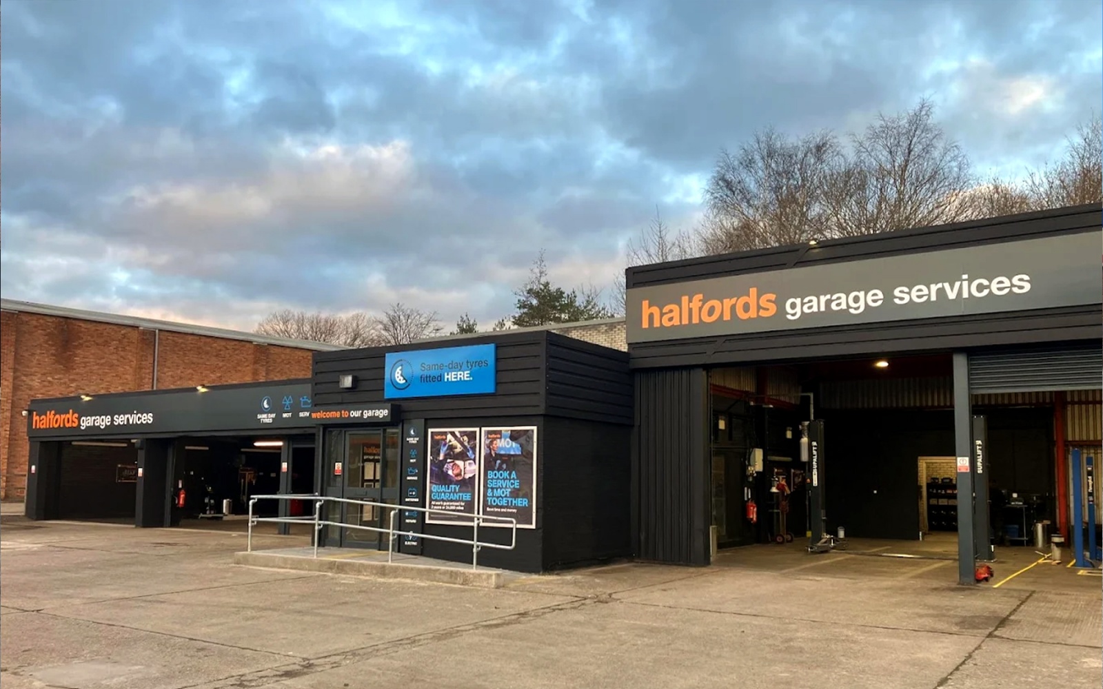 Halfords garage services exterior