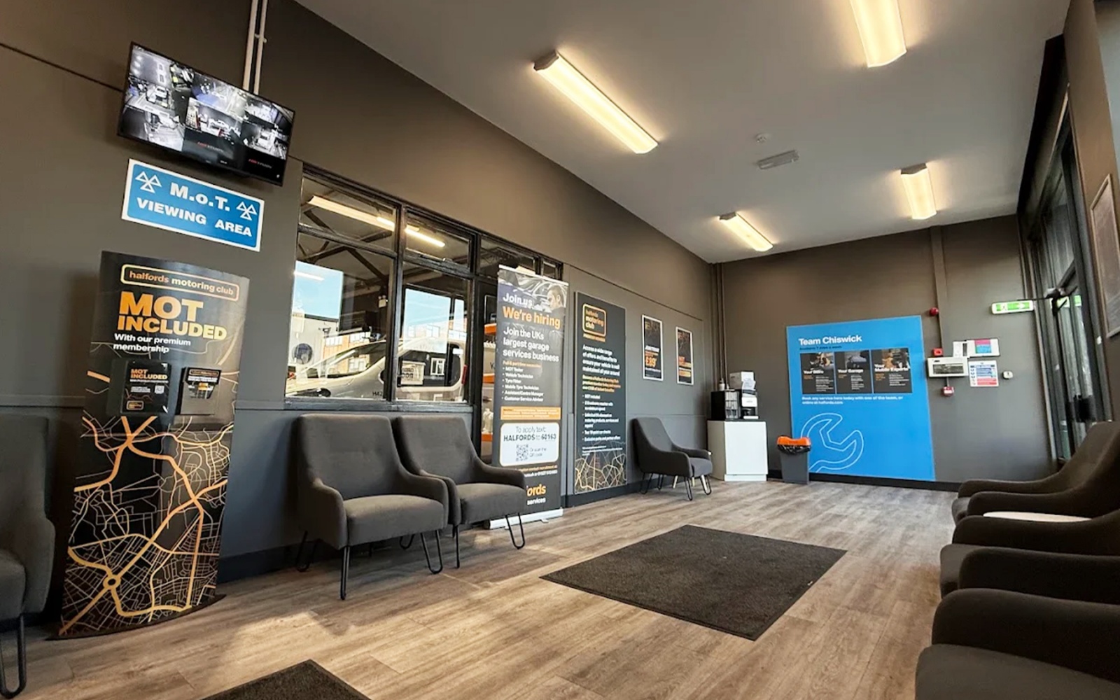 Halfords garage services interior