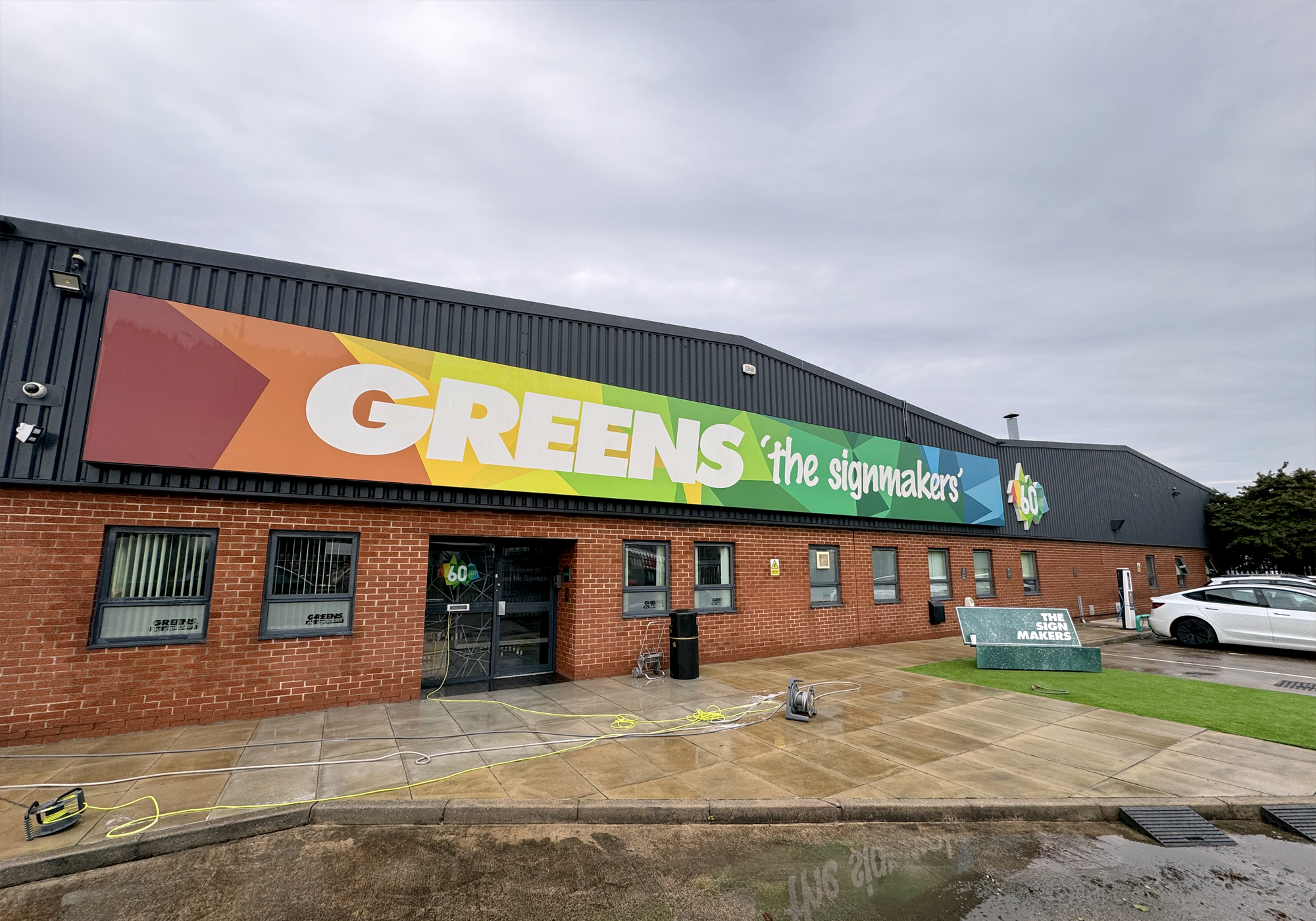 Greens the Signmakers office exterior signage