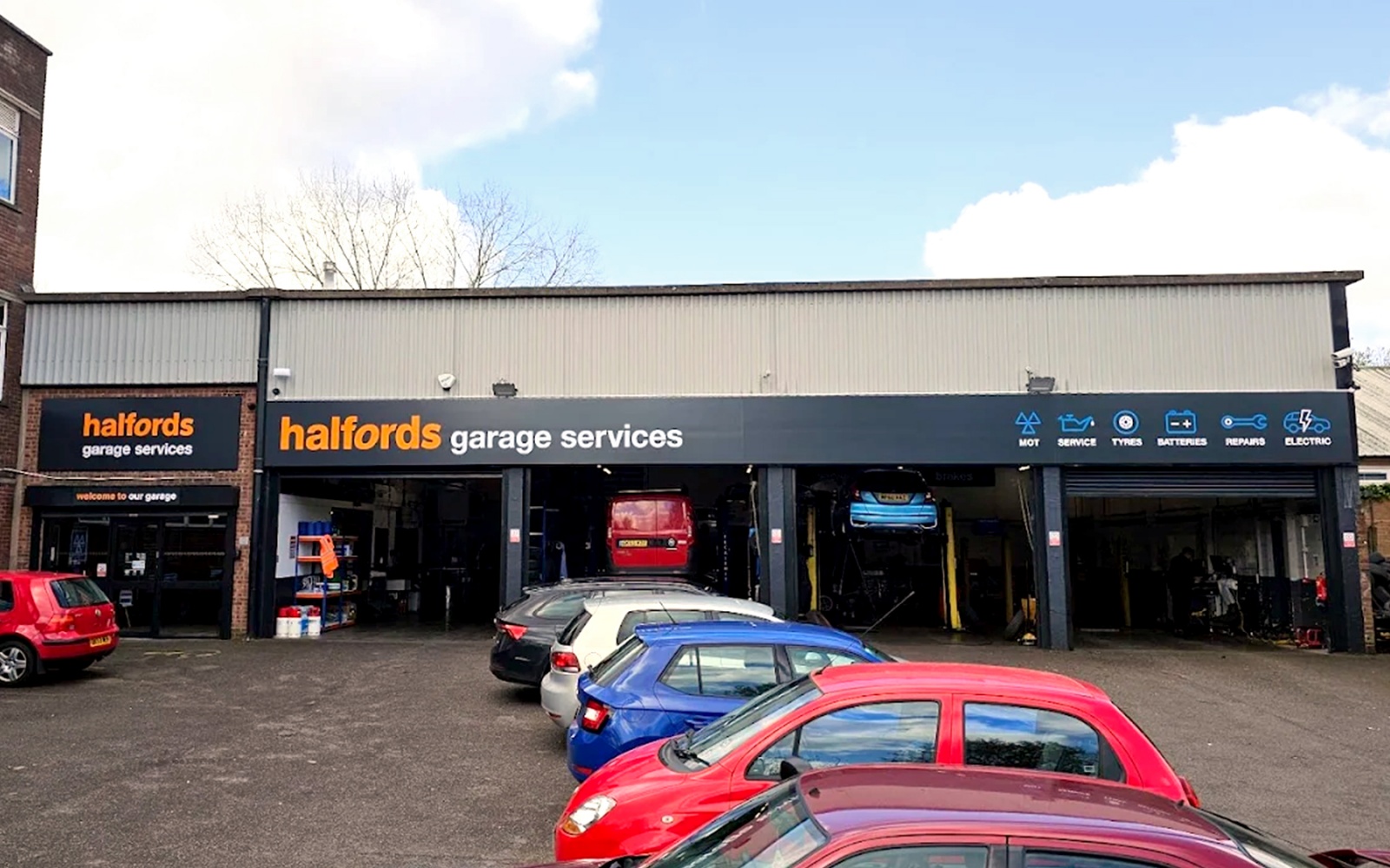 Halfords garage services exterior